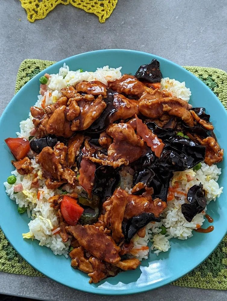 Poulet Aux Champignons Noirs
